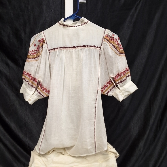 Akemi + Kin White XS Top - Picture 8 of 9